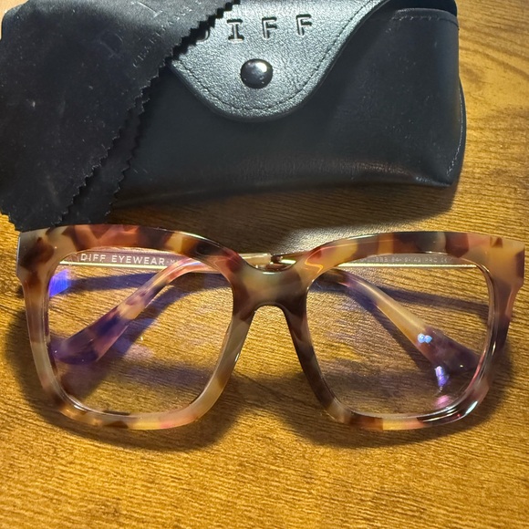 Diff Eyewear Tortoise Frame Glasses - Picture 1 of 3